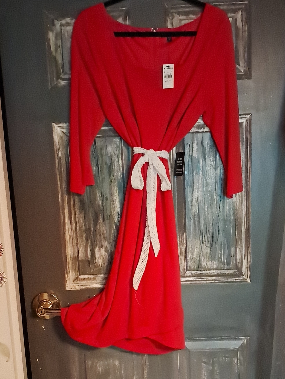 Classic Red Dress By Express. Lining Is Raylon Smooth. Detailed on Bottom Sexy❤️